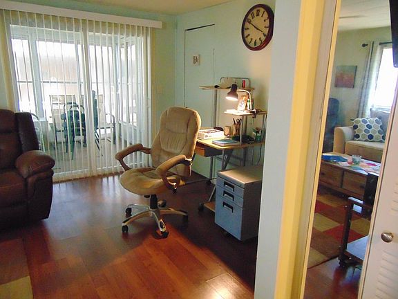 4th image of 173 Oleander St