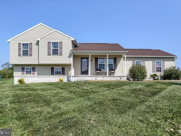 250 Double Play Dr, Gettysburg, PA 17325