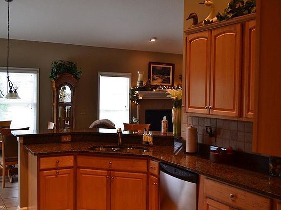 5th image of 70 Saybrook Dr #37