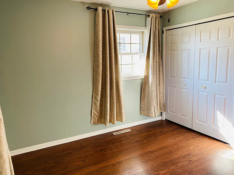 8837 Manor Ave — Photo 16