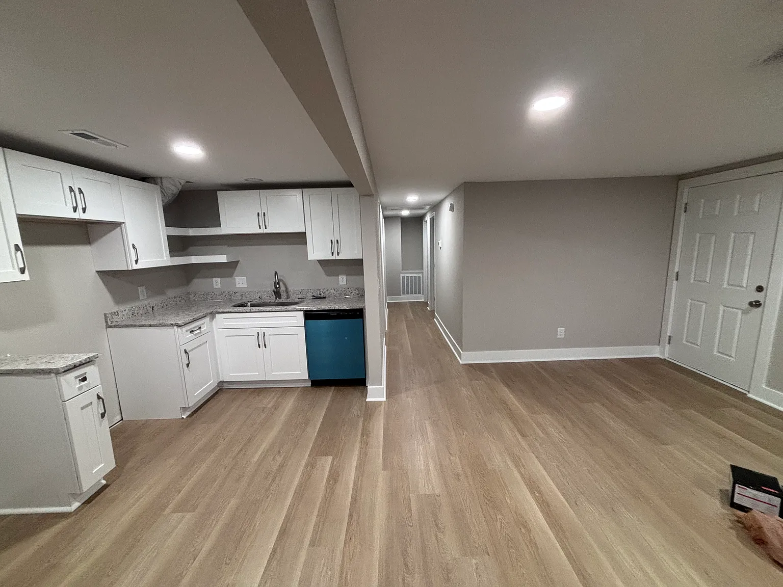 3 bed, 1100 sqft, $2,200 — Photo 4