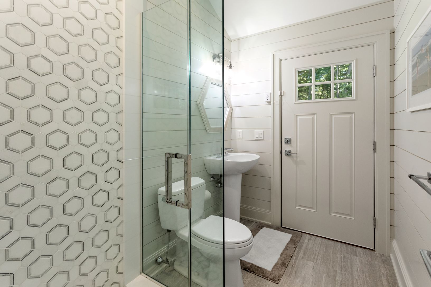  Full First Floor Bath