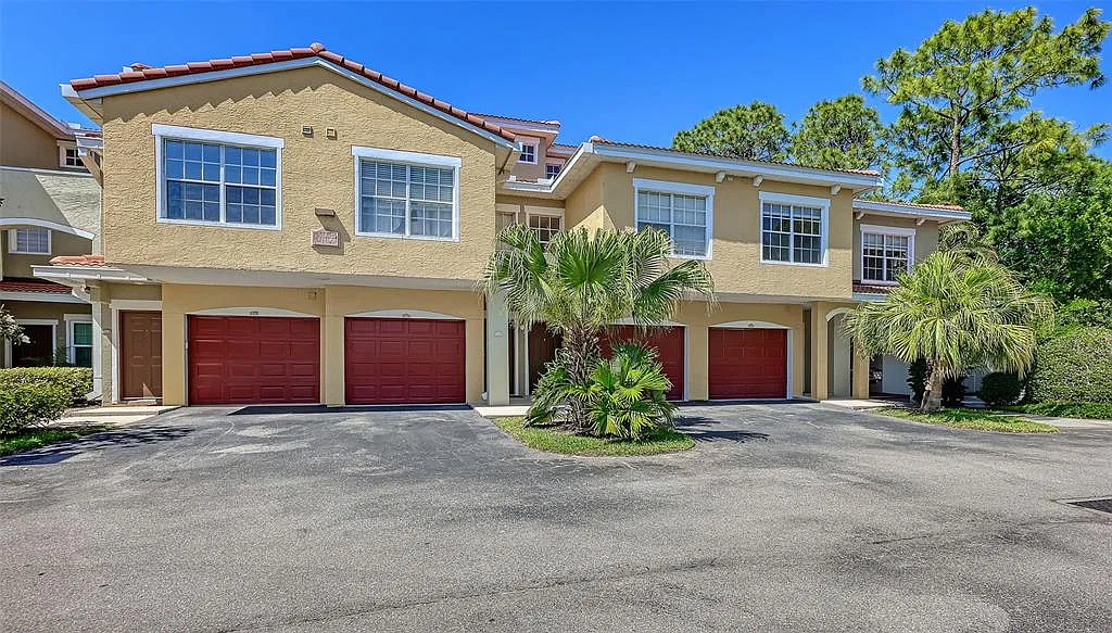 3 bed, 2.0 bath, 1615 sqft, $2,200 — Photo 1