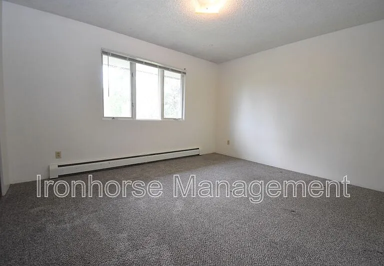 805 W Villard St #10 — Photo 8