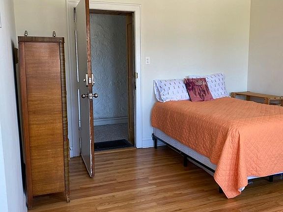2nd image of 4505 N Lincoln Ave APT 2E