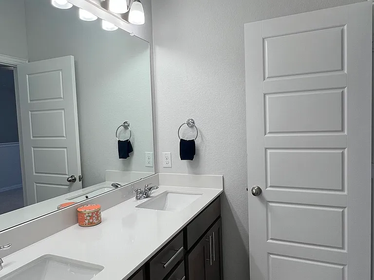 3033 Burwick Ln — Photo 10