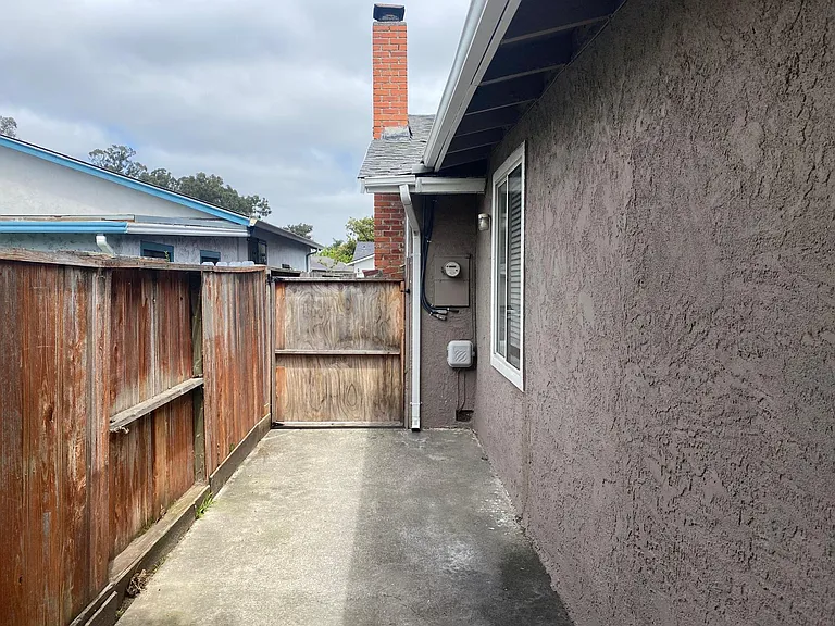 115 Cortland Cir #1 — Photo 35