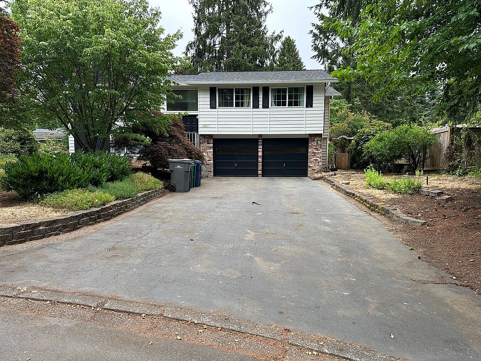1st image of 10211 NE 143rd Ct