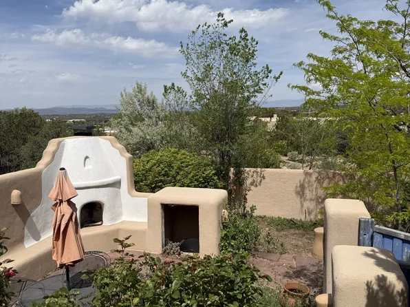 151 Gonzales Rd APT 15, Santa Fe, NM 87501
