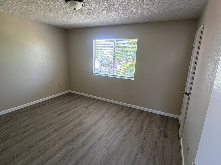310 Hughes Ln #E — Photo 6