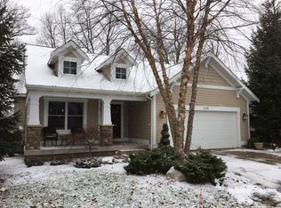 2235 W Greenstone Dr SE, Kentwood, MI 49546