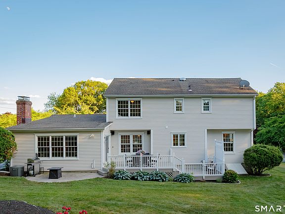 2nd image of 30 Crested Ridge Court
