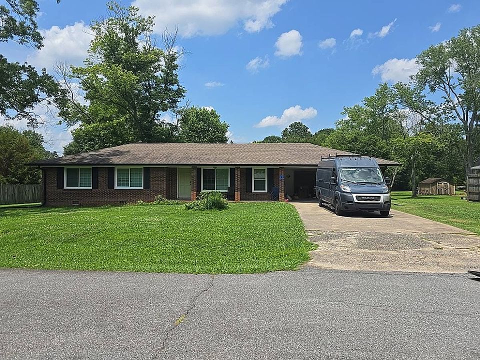 1st image of 4 Green Acre Ln