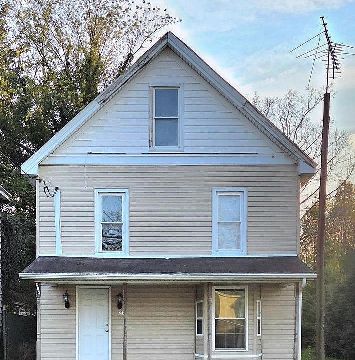 1st image of 212 S Main St
