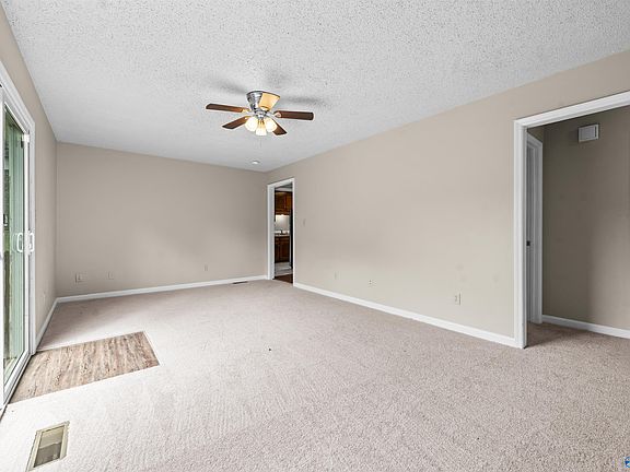 4th image of 269 Ariel Dr