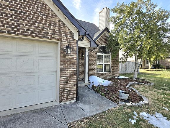2nd image of 310 Wisteria Ct