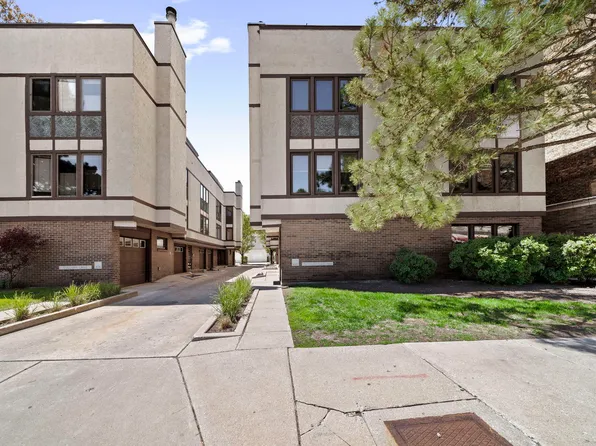 425 S Oak Park Ave APT C, Oak Park, IL 60302