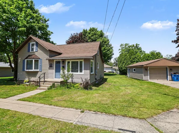 1306 27th St, Manistee, MI 49660