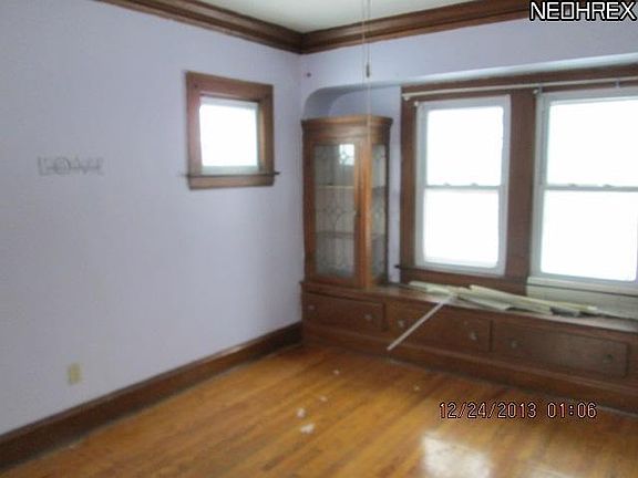 3rd image of 11909 Cloverdale Ave