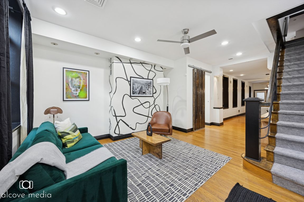 next background image