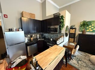 322 S 10th St APT 2F, Philadelphia, PA 19107