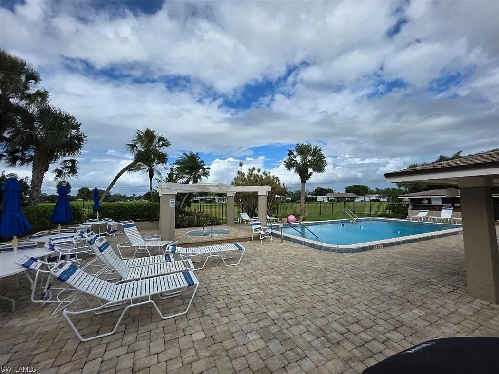 2 bed, 2.0 bath, 1000 sqft, $1,700 — Photo 4