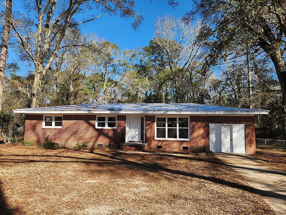 1st image of 206 Sherwood Dr