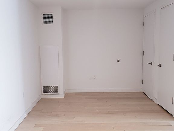 3rd image of 535 W 43rd St #3O