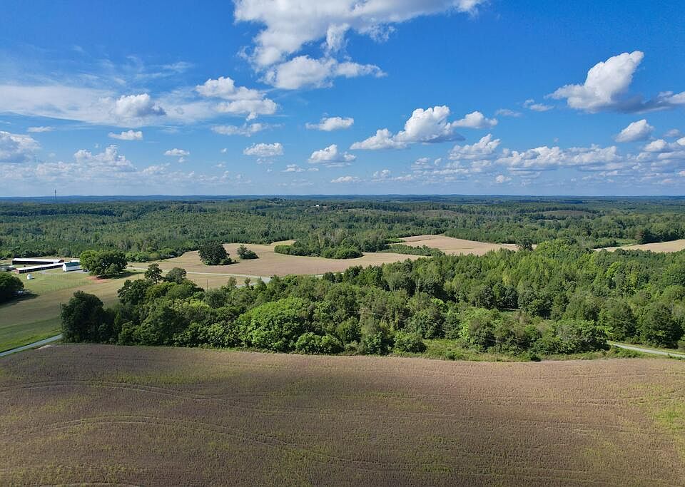 1st image of Henderson Rd