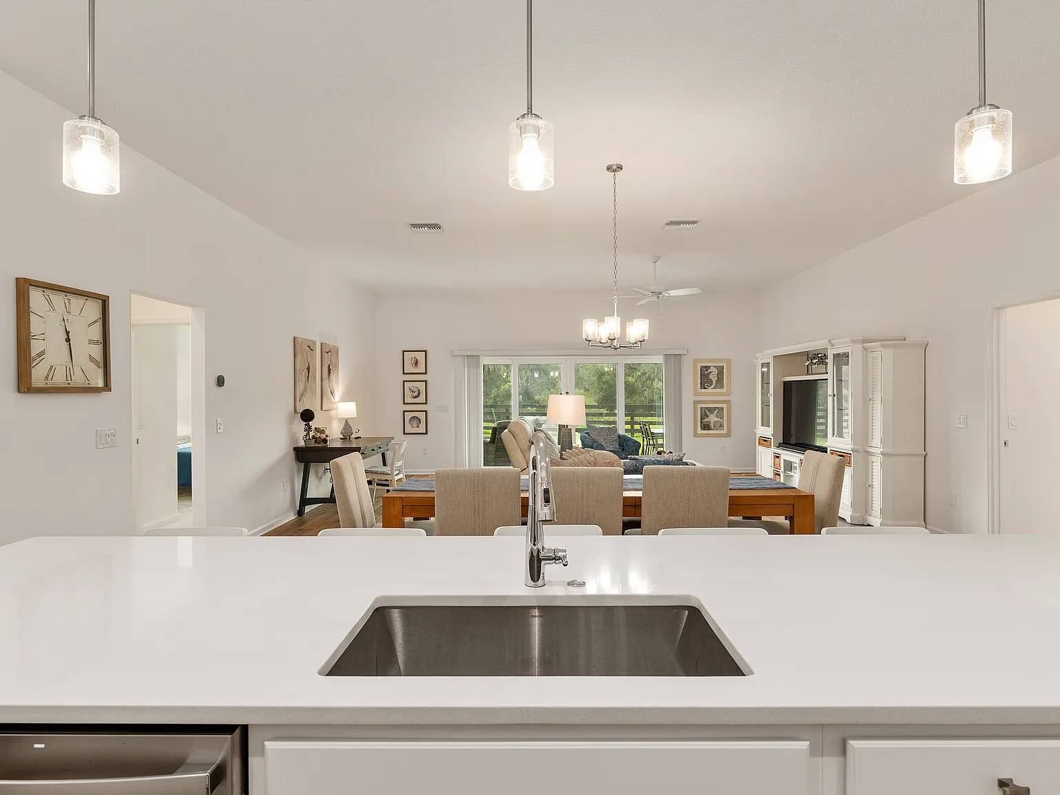 3 bed, 2136 sqft, $6,200 — Photo 4
