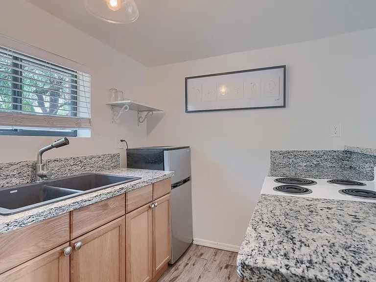 2-2626 E Hedrick Dr #2 — Photo 11