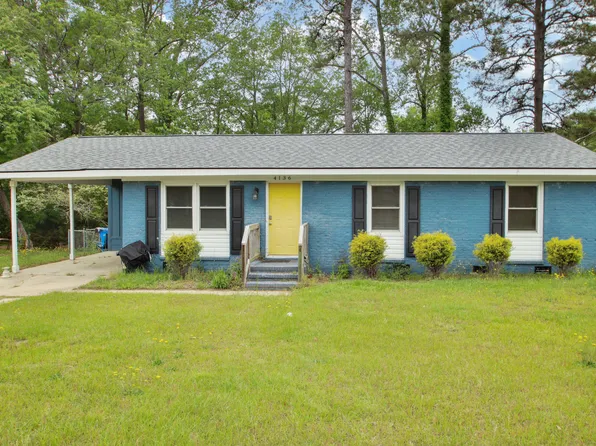 4136 Village Dr, Fayetteville, NC 28304