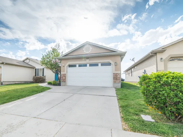 717 N Bradford Dr, North Salt Lake, UT 84054
