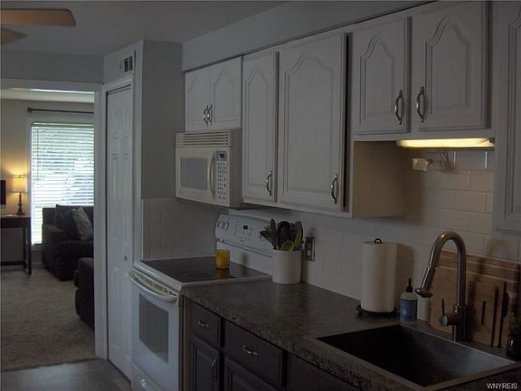4th image of 344 Wendel Ave