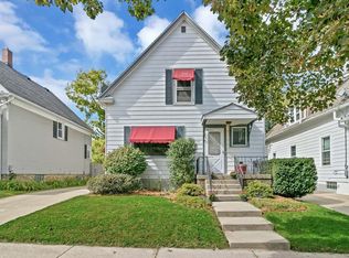 536 Hayes Ave, Racine, WI 53405