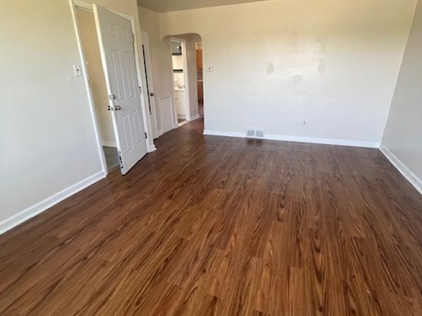 108 Chester Ave APT B