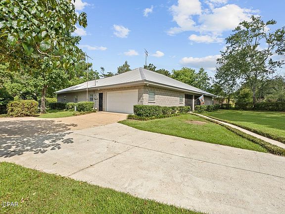 2nd image of 1005 Scenic Hill Dr