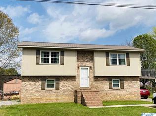 125 Spring Hill Dr, Rainbow City, AL 35906