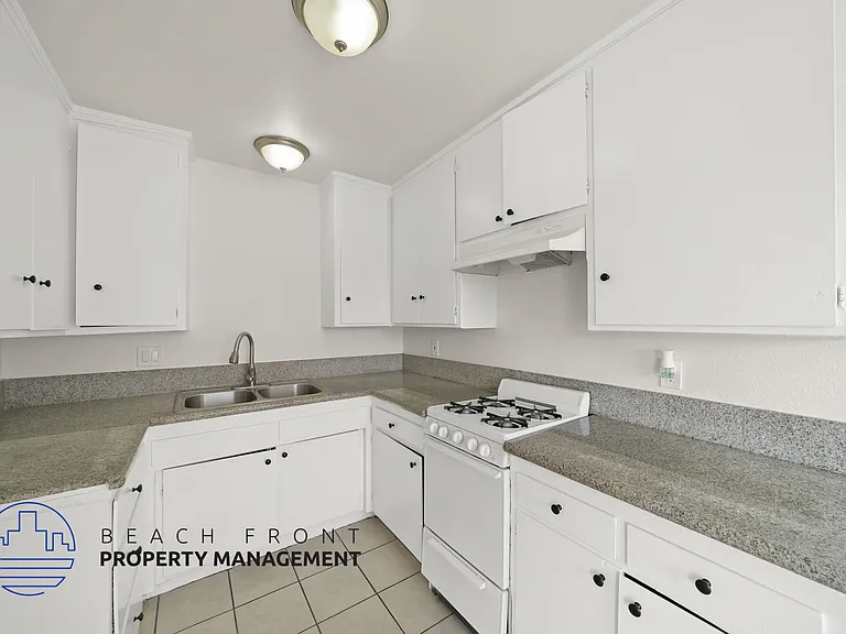3612 W. 102nd St. — Photo 12