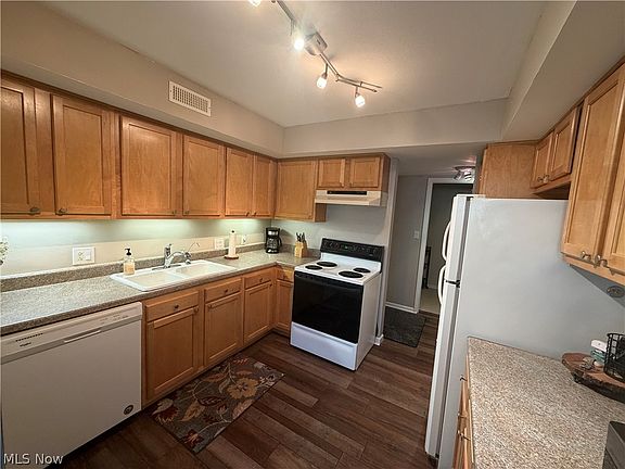 3rd image of 1115 Canyon View Rd APT 403