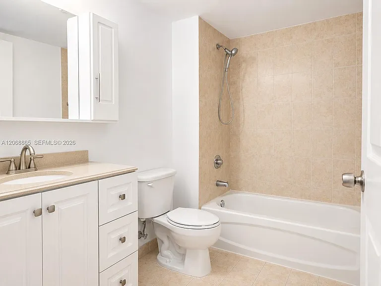 275 NE 18th St #1510 — Photo 5