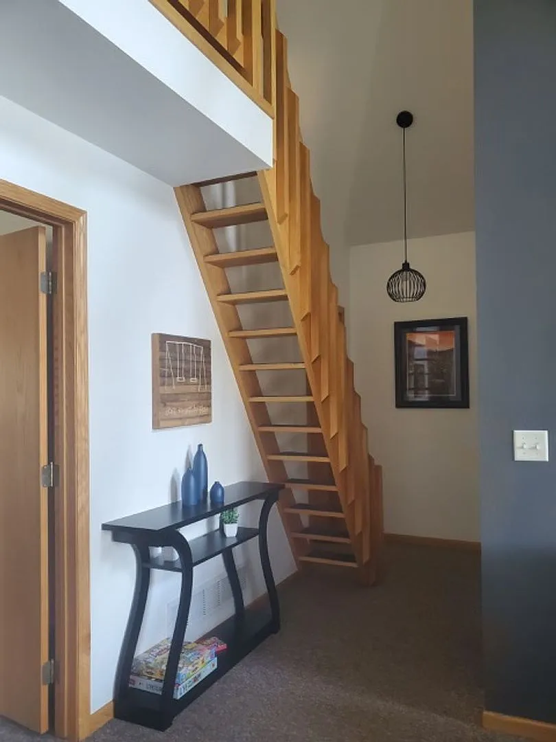 2 Bed, 1 Bath Cabin - Fully Furnished! - available for rent through May 10, 2026 — Photo 4