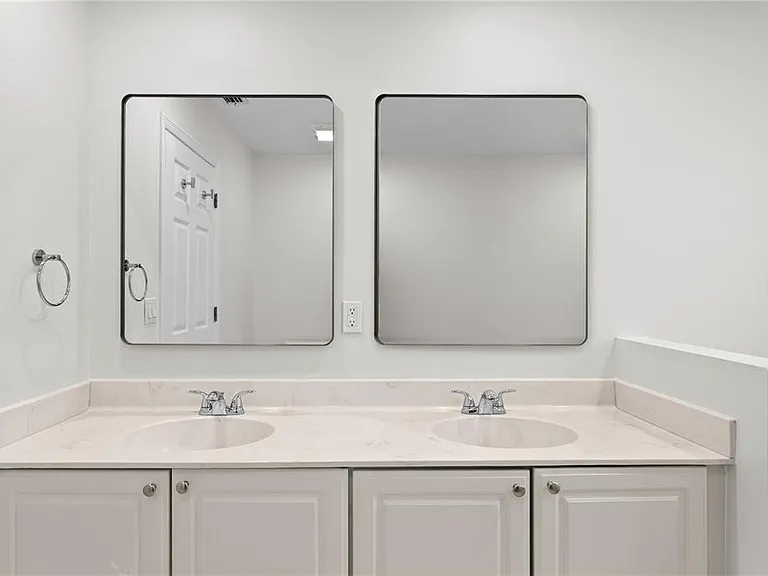 1119 Shipwatch Cir — Photo 39