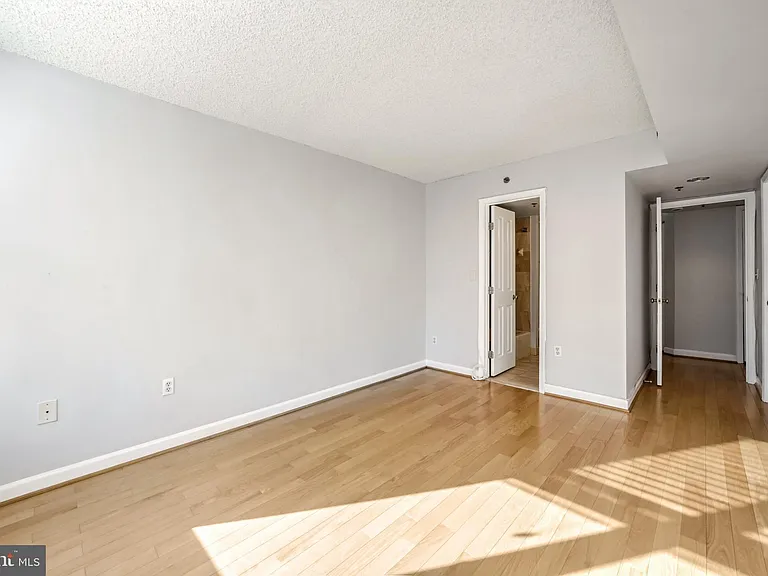 601 Pennsylvania Ave NW #910 — Photo 10