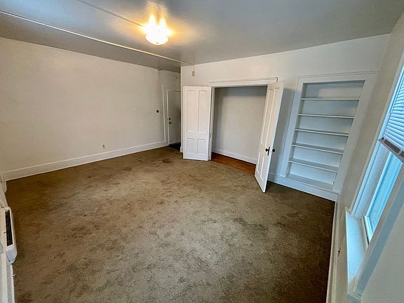 4th image of 326 W 8th St APT 8