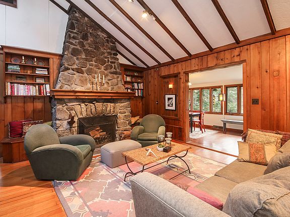 Wood flrs, cathederal ceiling, stone fireplace