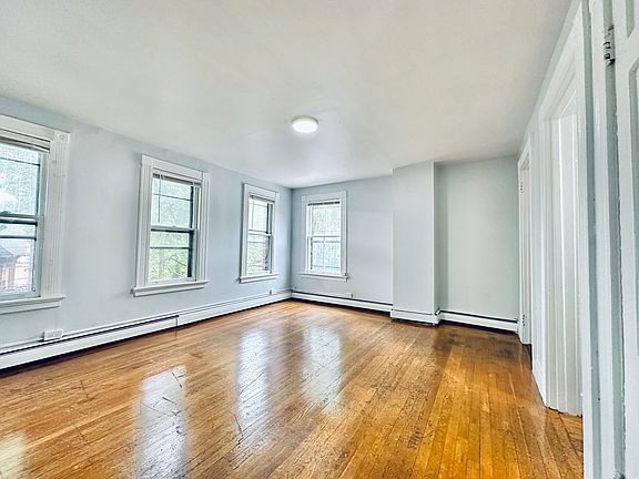 4th image of 173 Park St #175-3