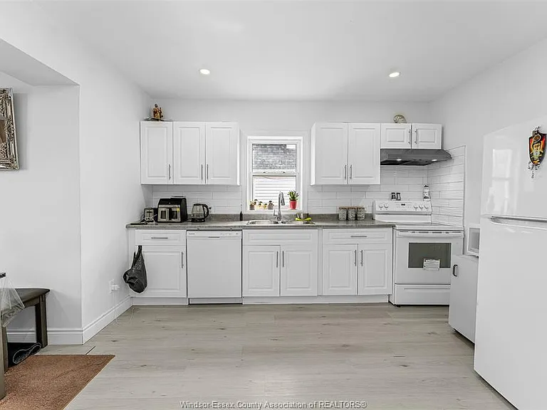1771 Windermere Rd — Photo 15