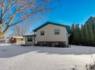 7552 Lakeshore Dr, Racine, WI 53402