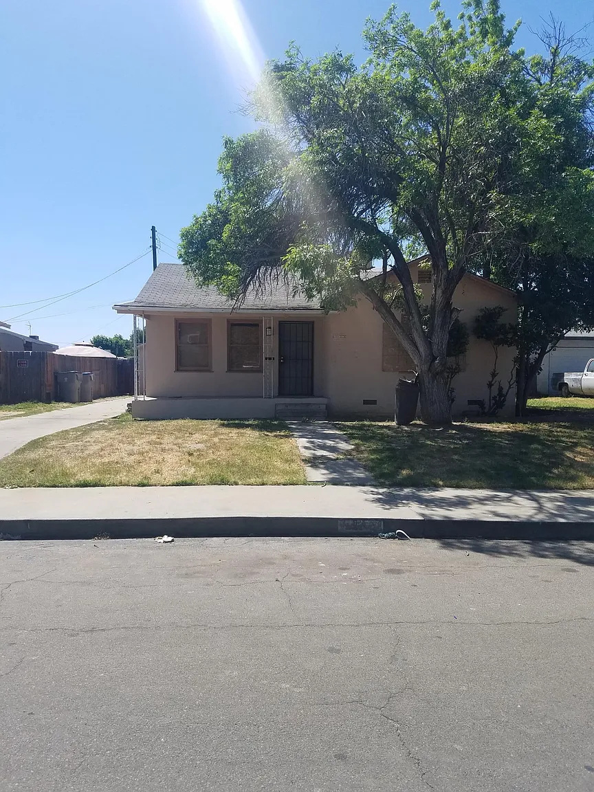 1915 Norris Dr E photo 1